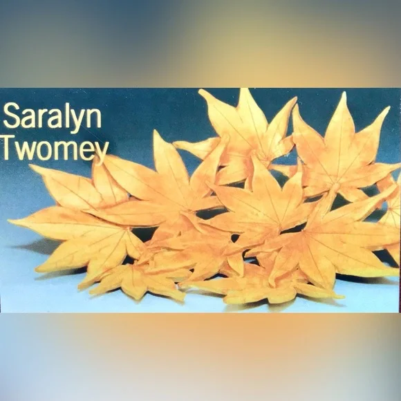 Ceramic wheel thrown pot with cover - Picture 4 of 4